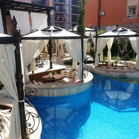 Menada Romance Marine アパート *