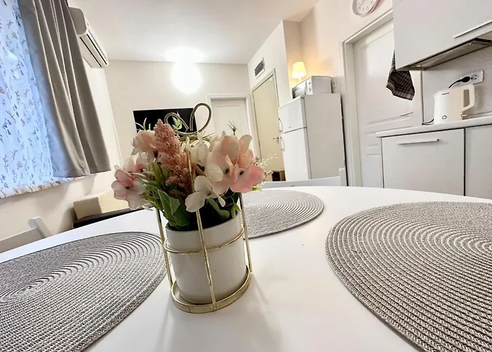 Menada Romance Marine *