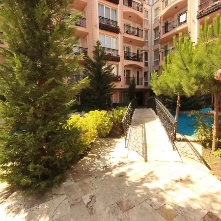 Menada Romance Marine Apartment *